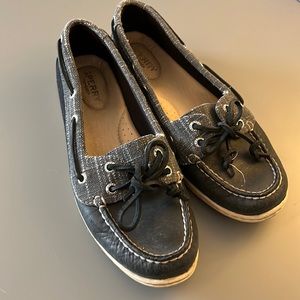 Women’s size 8m Sperry Topsider loafers.